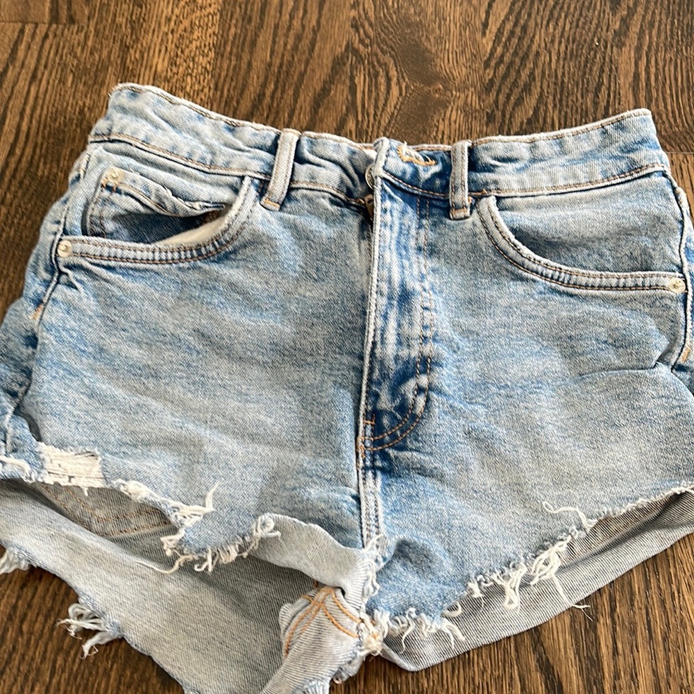 Zara jean shorts size 24 or 2. Great condition